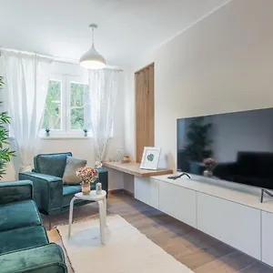 Norah With Private Parking Apartman