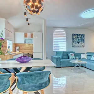  Apartment Birimac
